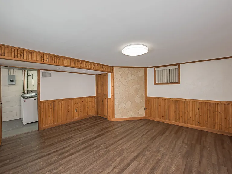 222 Rolling Dr — Photo 36
