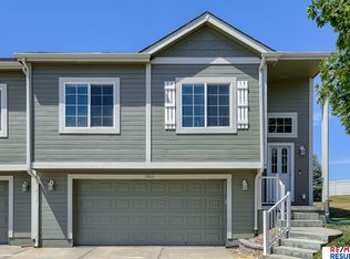 19163 Drexel Cir, Omaha, NE 68135