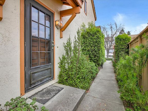 3rd image of 2072 Wente Way