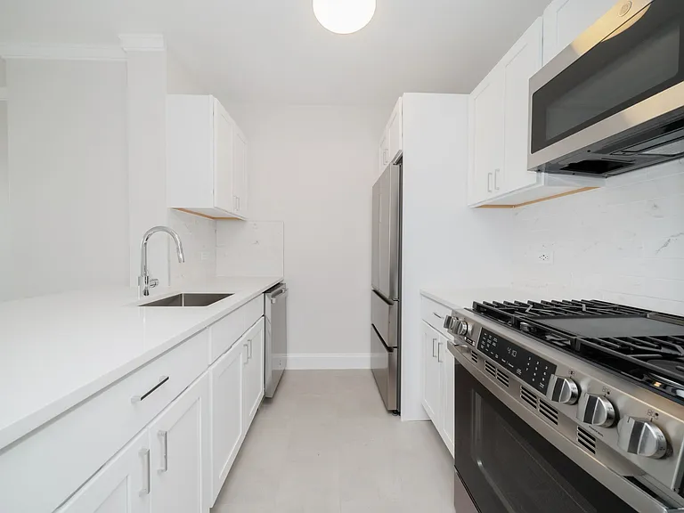 140 Riverside Blvd #615 — Photo 4