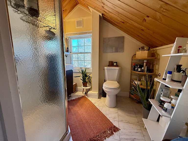 405 Benefit St #B — Photo 10