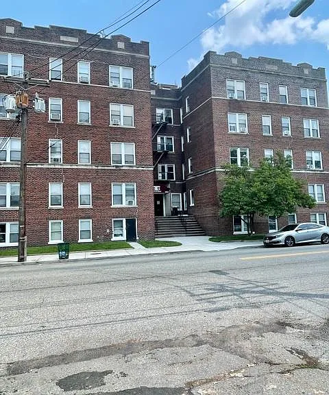 1025 N Broad St — Photo 11