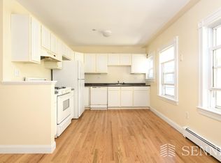 37 Roberts Rd #2R, Cambridge, MA 02138
