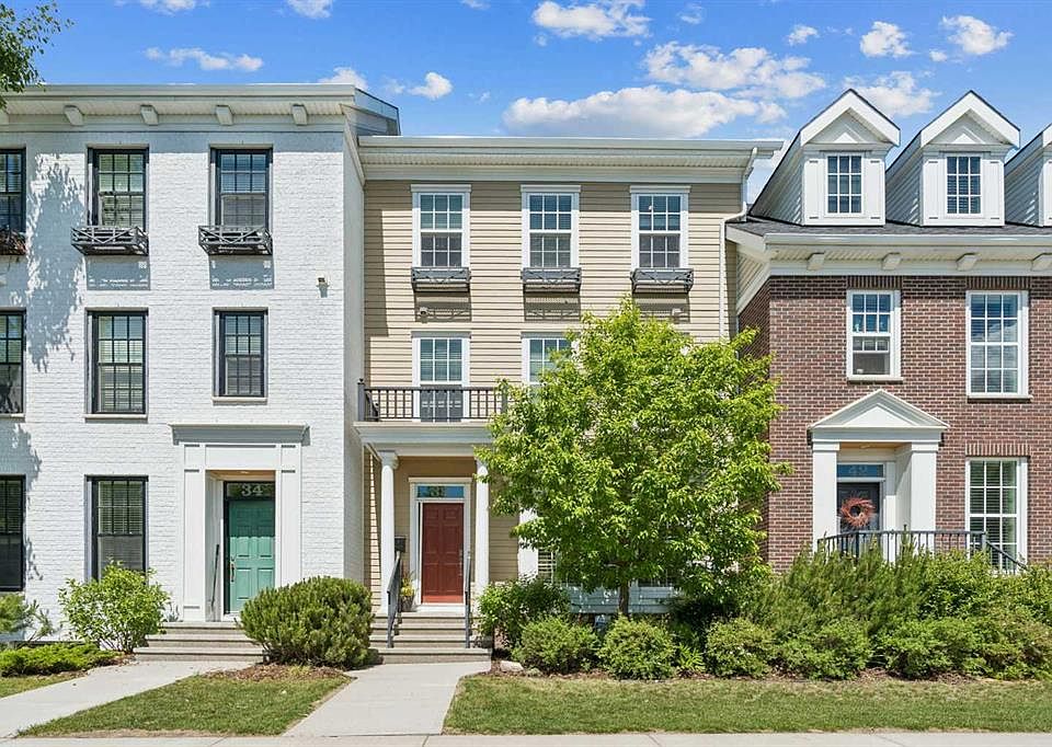 1st image of 38 S Victoria Cross Blvd SW