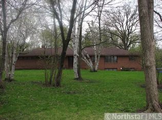 330 Scout Hill Dr, Glencoe, MN 55336
