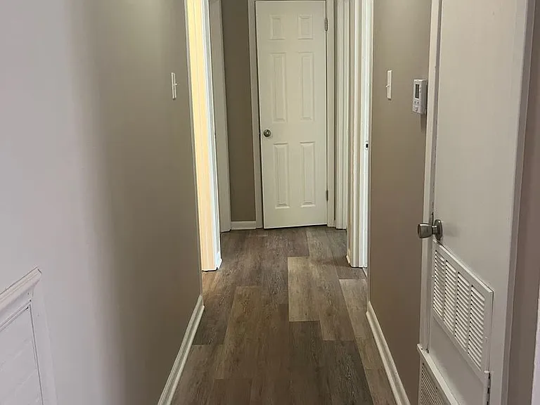 813 Sorrells Dr — Photo 8
