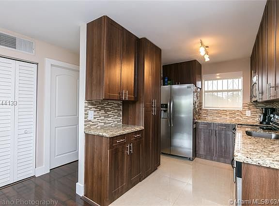4th image of 2950 SW 3rd Ave APT 4C