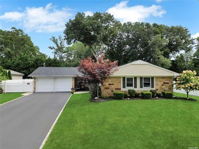 5 Skylark Lane, Stony Brook, NY, 11790