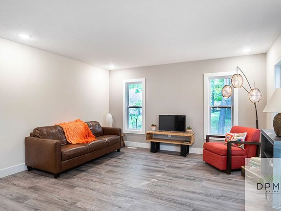 5th image of 414 Haven St #1