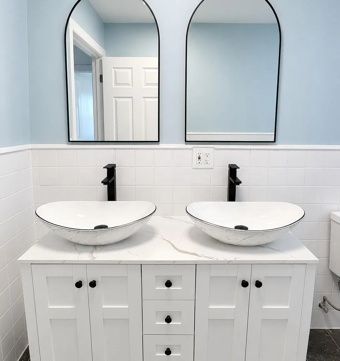 3 bed, 1.0 bath, 1200 sqft, $2,700 — Photo 1