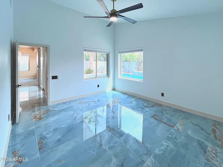 8709 E Gail Rd — Photo 8