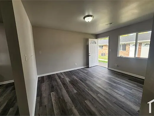 3902 N Grand Ave #3 — Photo 7