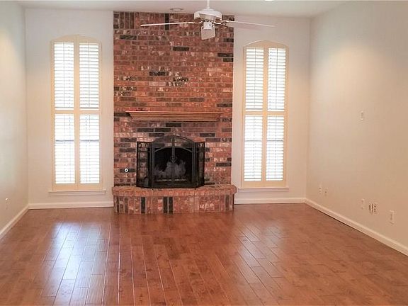 2nd image of 305 Creekside Dr