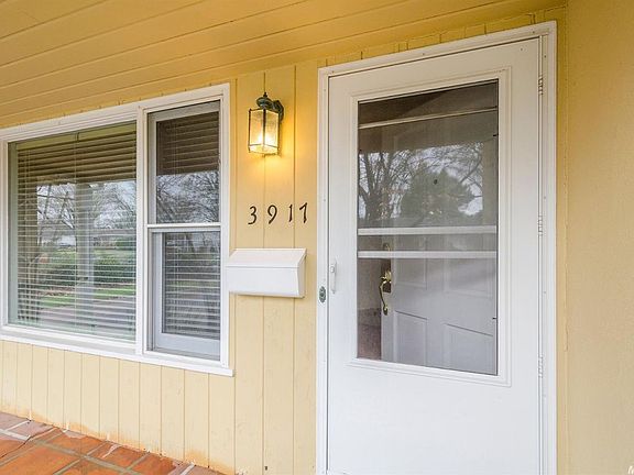 3rd image of 3917 Las Pasas Way