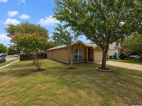 2nd image of 535 DIANA DR