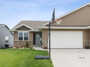 514 Prairie Hill Dr, Atkins, IA 52206