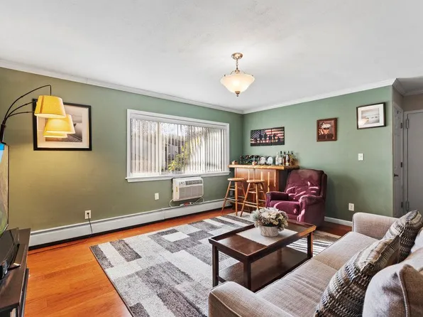 41 Richmond Boulevard #1B, Ronkonkoma, NY 11779