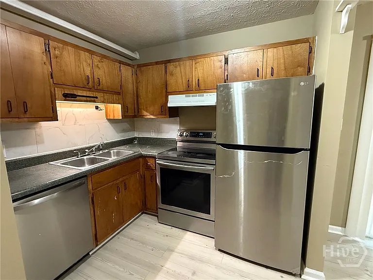 437 Rustwood Dr #437 — Photo 4
