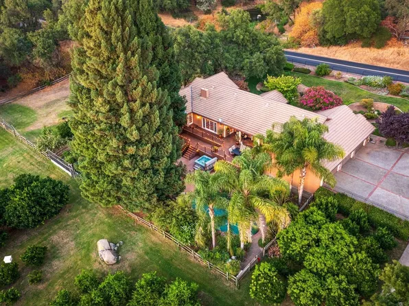 145 Uncle Joes Ln, Newcastle, CA 95658