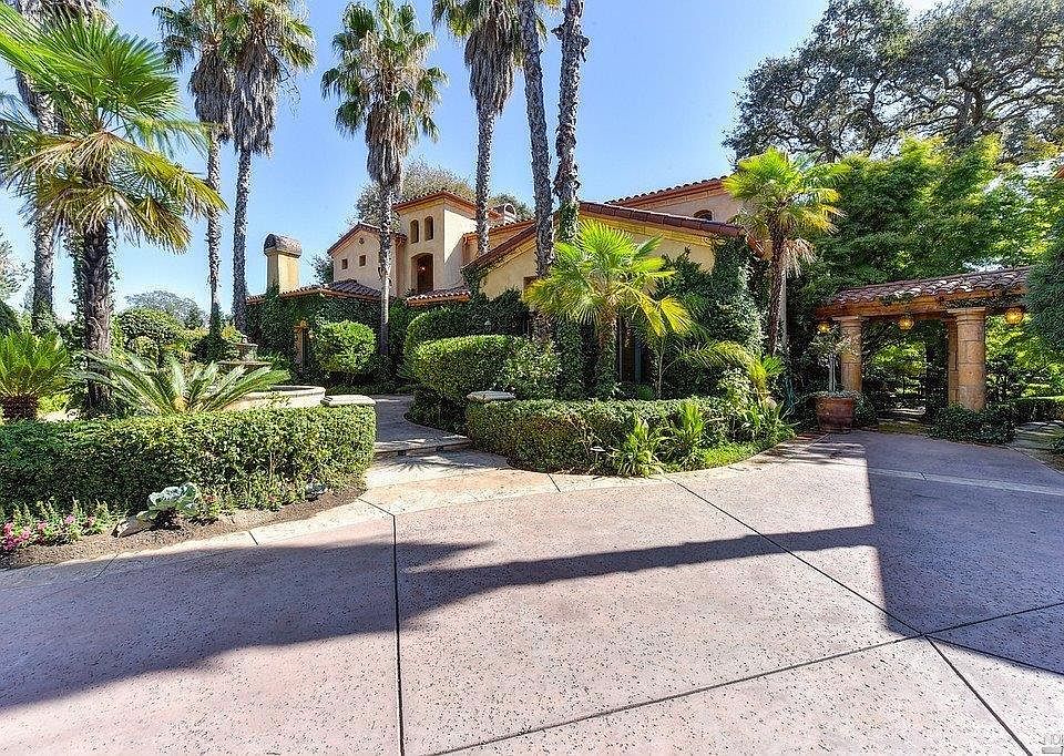 1st image of 2084 Heritage Dr