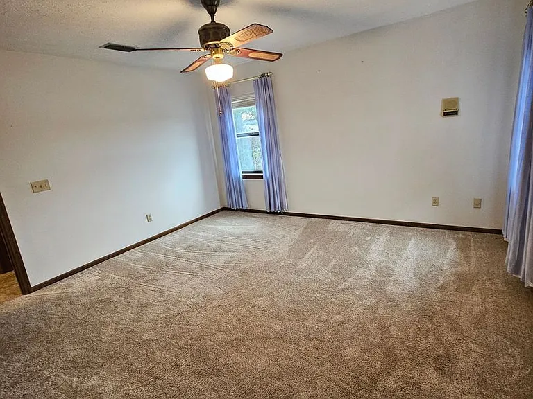 1437 Parkway Dr — Photo 15