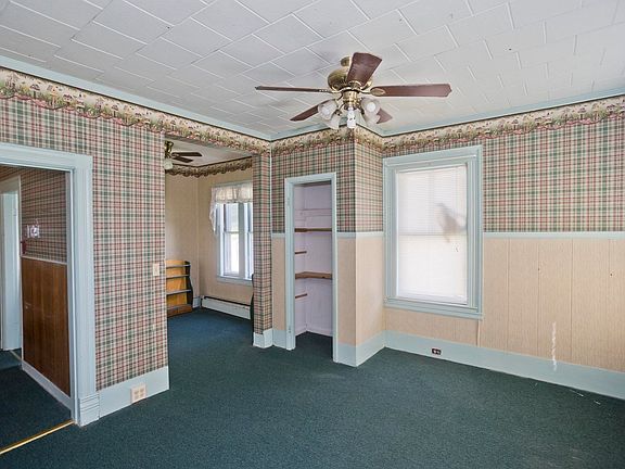 5th image of 137 Sheridan St
