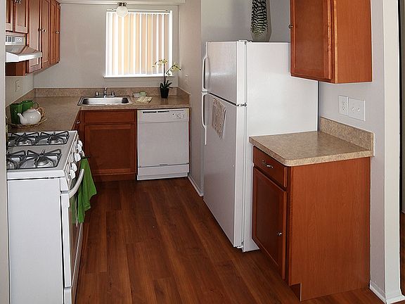 3rd image of 2387 Orchard Crest St