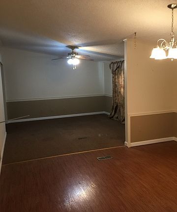 3rd image of 16240 San Pedro Ave