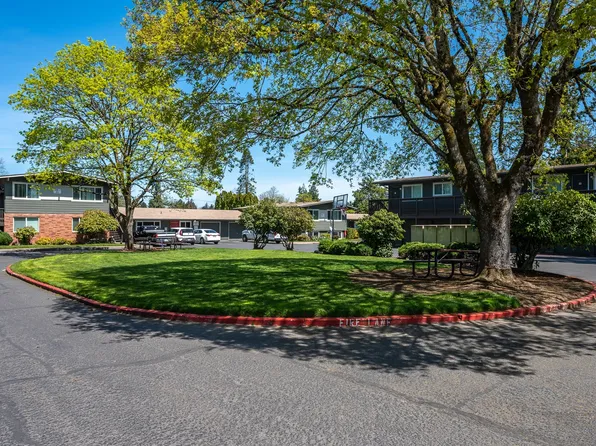 Hidden Court Apartments