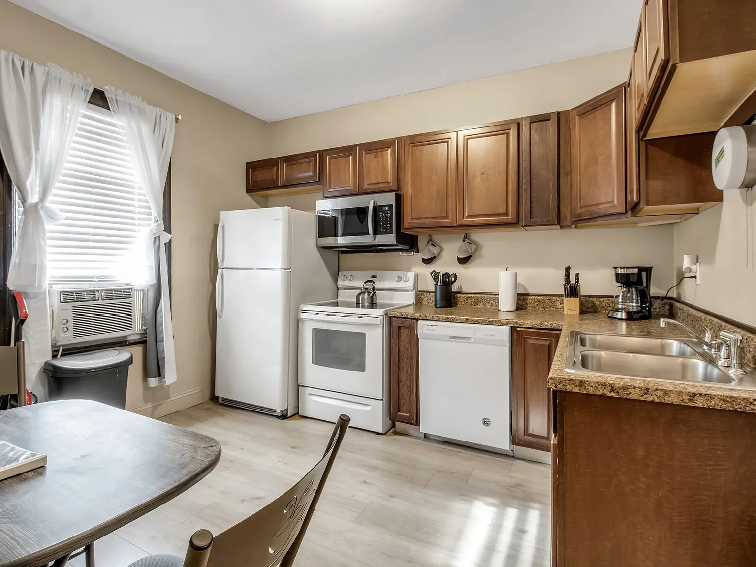 2 bed, 1250 sqft, $1,459 — Photo 1