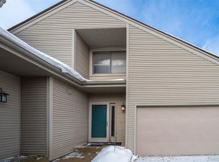 705 Preston Ct, Rochester, MI 48307