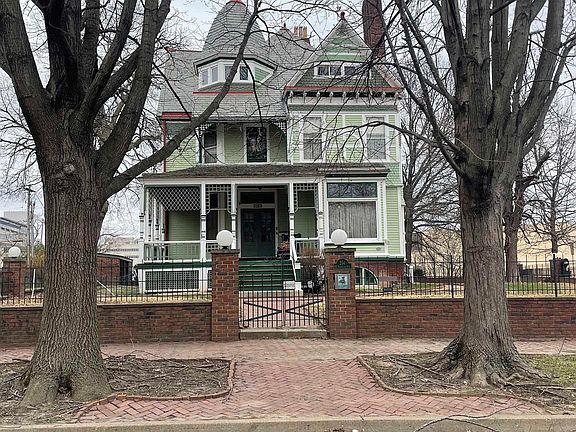 2nd image of 234 NE Randolph Ave