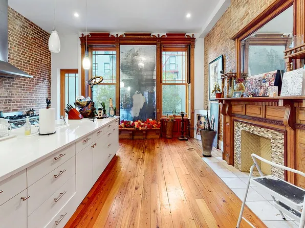 141 W 123rd St, New York, NY 10027