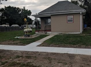 608 E 1st St, Plankinton, SD 57368