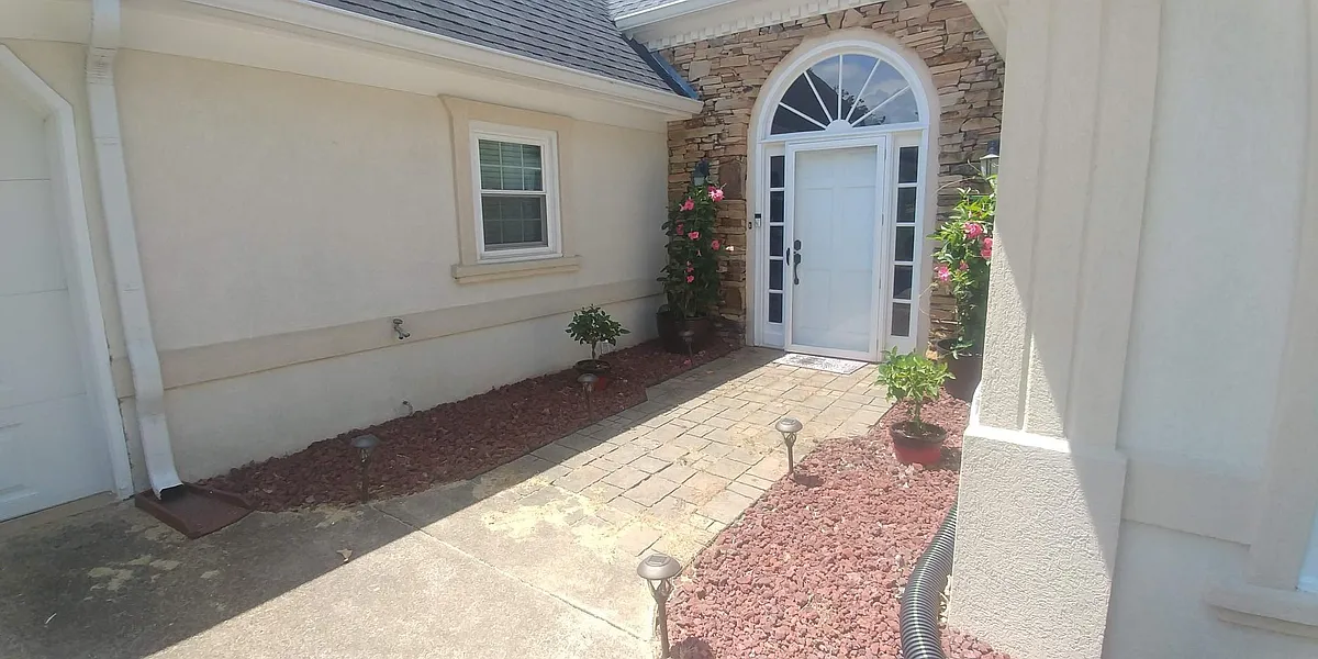 Building Photo - 385 Clubfield Dr