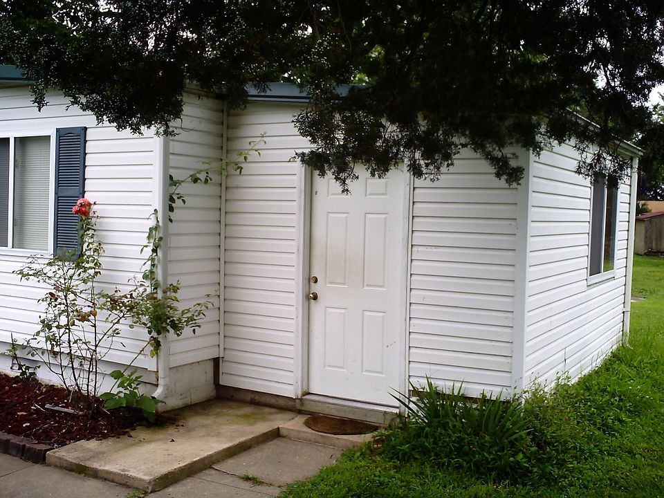 2nd image of 618 N Pearl St