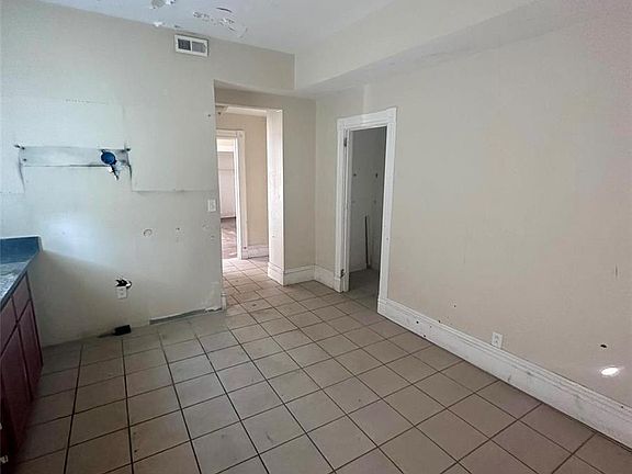 3rd image of 2918 Keokuk St