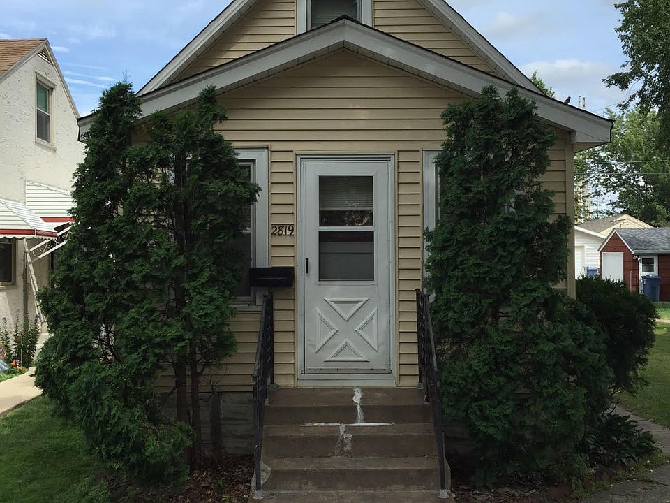 1st image of 2819 Grand St NE