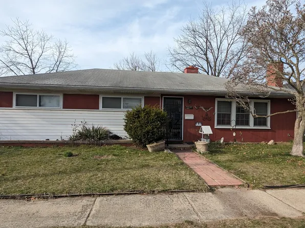 3220 Grove St, Lake Station, IN 46405