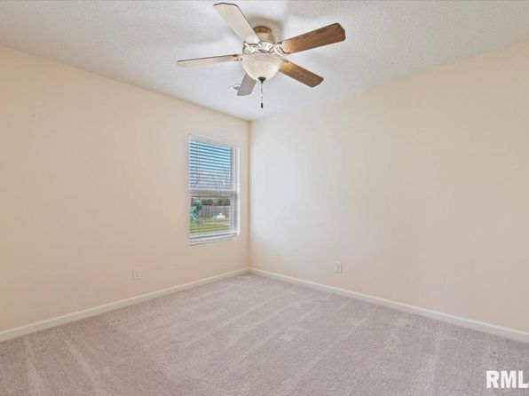 110 14th Ave, De Witt, IA 52742