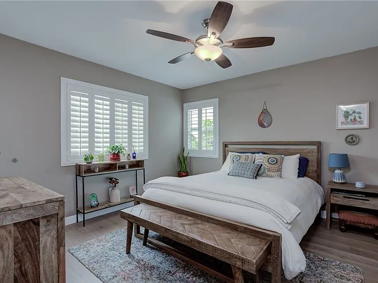2521 Voorhees Ave #1 — Photo 17