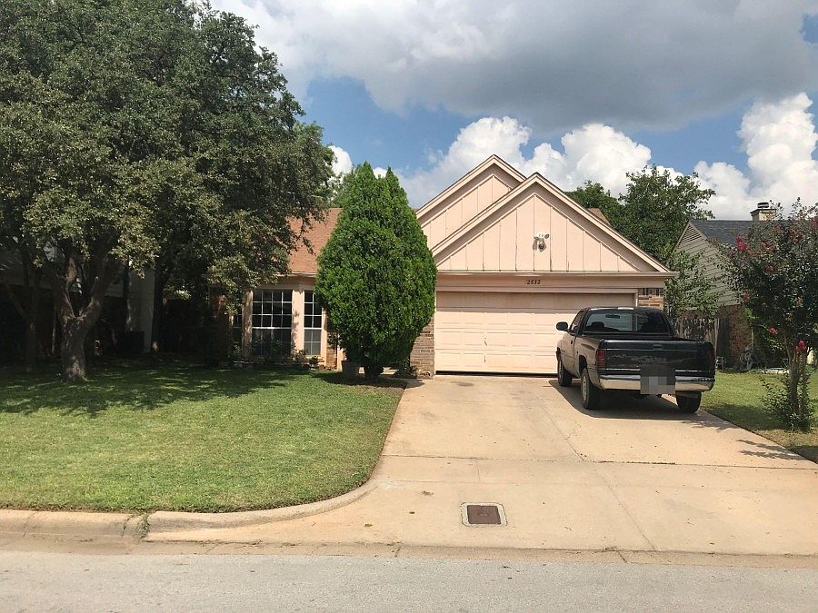 1st image of 2732 Creekwood Ln
