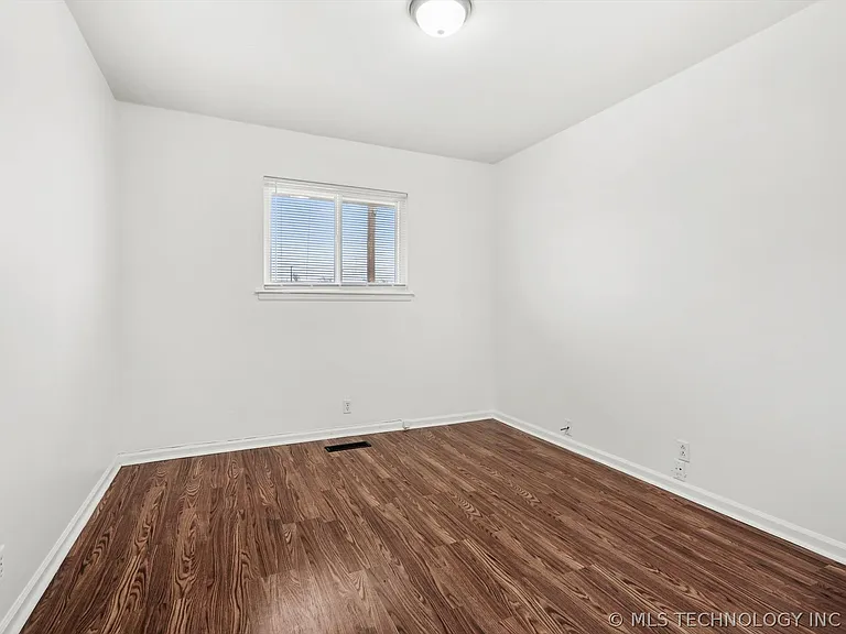 2508 E 51st St — Photo 21