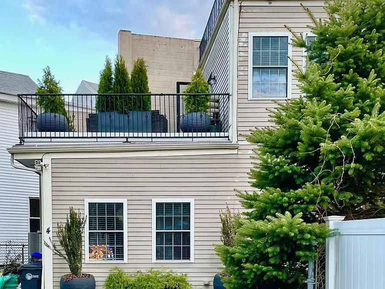 4 Weeden St #1 — Photo 16