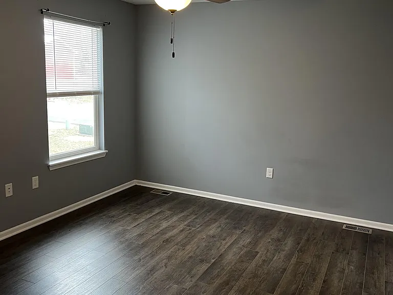 891 W Gay St #B — Photo 27