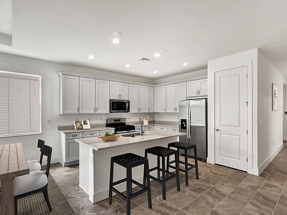 3rd image of 44344 Panther Dr
