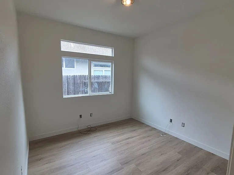 8836 Avalon Hills Way — Photo 17