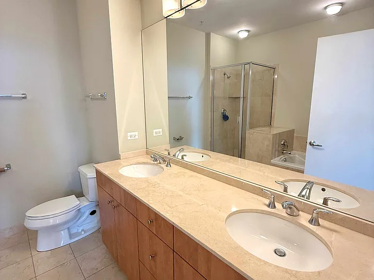 565 W Quincy St #1608 — Photo 12