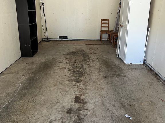 4th image of 635 University Dr