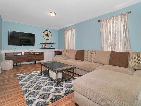 4th image of 40 Olive St